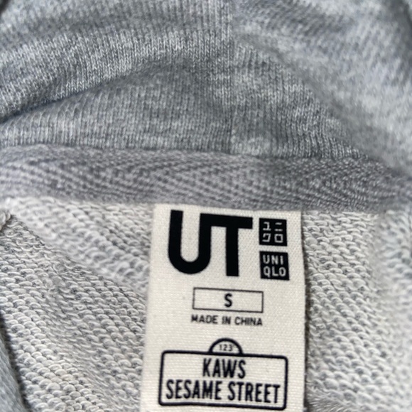 Kaws x Sesame Street Uniqlo Hoodie - Picture 2 of 4
